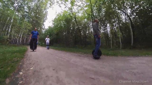 Моноколесная покатушка толпой. Встреча с корги в парке. смотреть онлайн