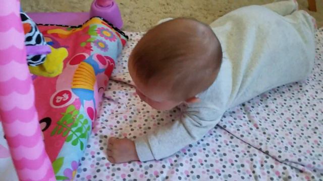 Макейбушка переворачивается на животик в 3.5 месяца смотреть онлайн