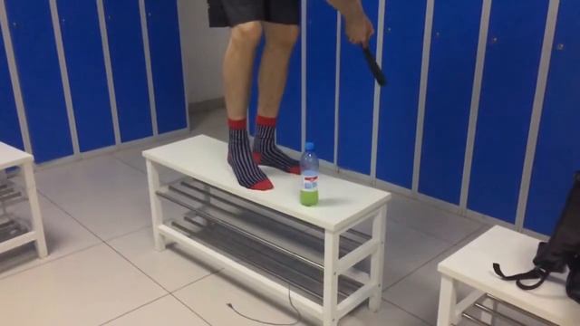 Как нужно правильно себя вести в раздевалке