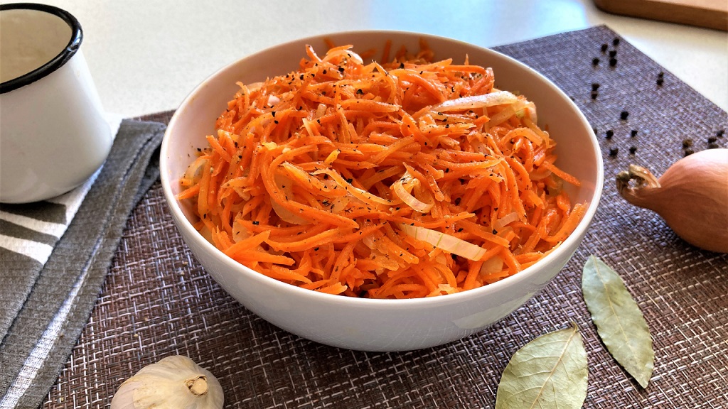 Морковь по-корейски - готовиться за 10 минут! Очень быстро, просто и вкусно!
