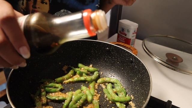 SPICY EDAMAME | QUICK & HEALTHY SNACK! смотреть онлайн