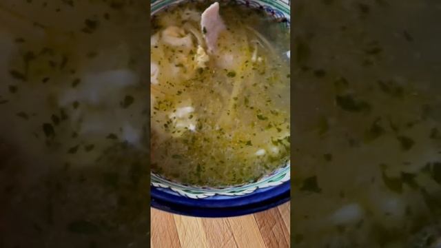 Обед: Суп-лапша с курицей и яйцом???