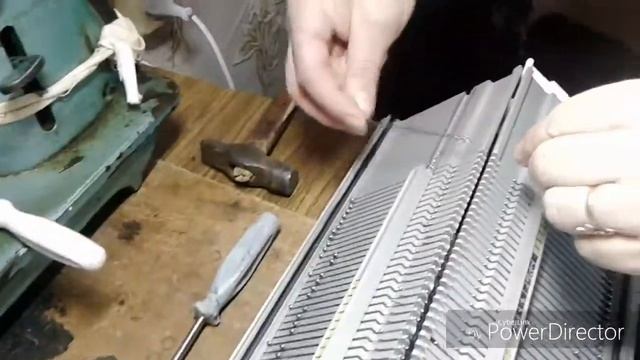 Как поменять иглы в вязальной машине "КАСКАД". смотреть онлайн