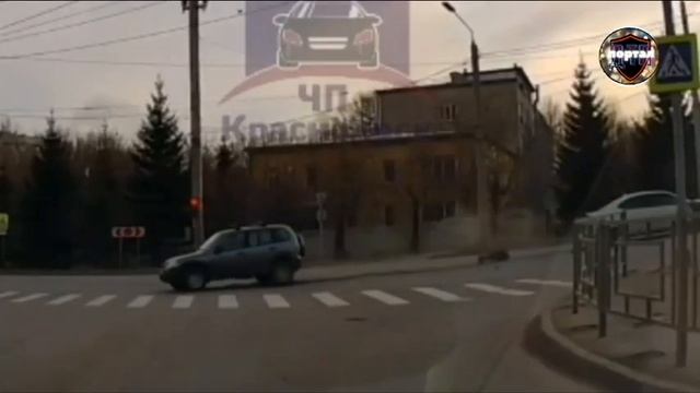 Не пропустил иномарку: инцидент в Красноярске смотреть онлайн