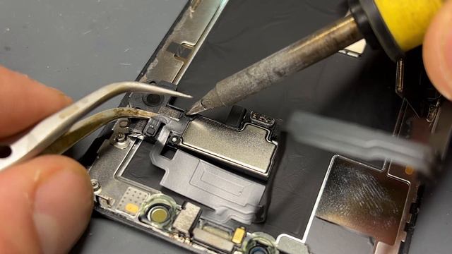 Замена динамика iPhone XS No Sound on Calls iPhone Ear Speaker Replacement without losing Face ID! смотреть онлайн