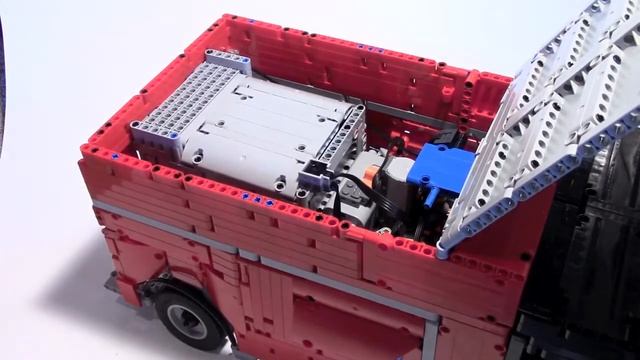 Lego Technic Squad Firetruck w/ SBrick смотреть онлайн
