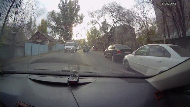 Камень в бампер смотреть онлайн