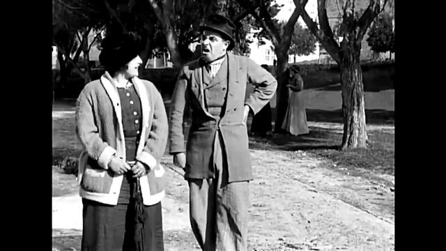 Charlie Chaplin & Ford Sterling Henry Lehrman Between Showers 1914