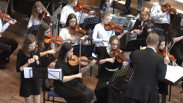 А. Вивальди (Vivaldi) - Concerto RV 444: Largo/Allegro non molto (оркестр с детьми из Минска) смотреть онлайн