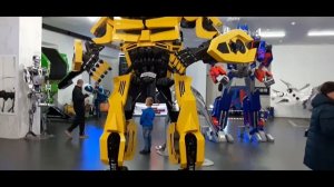 ЖИВЫЕ РОБОТЫ, ТРАНСФОРМЕРЫ.  ВЫСТАВКА РОБОТОВ. РОБОТЫ ТАНЦУЮТ!!