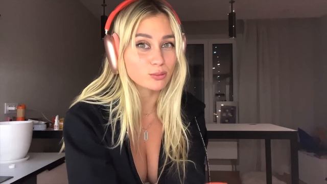 ПРИВЕЛА ДОМОЙ ТАКСИСТА / Маш Милаш (нарезки с TWITCH) смотреть онлайн