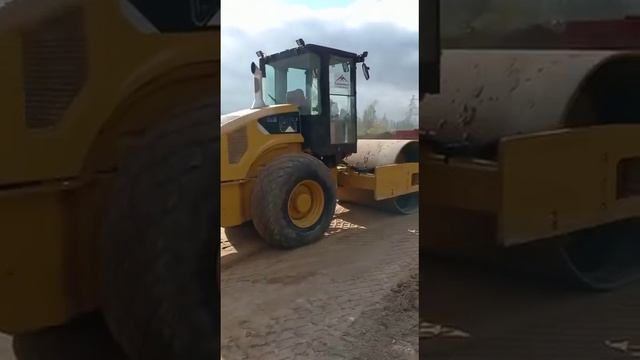 Продается грунтовый каток CAT CS56, 2008г., 18.000 м/ч, Москва | BAUCAR смотреть онлайн