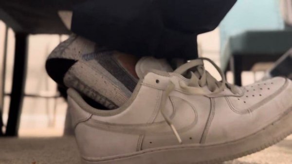 Air Force One shoeplay