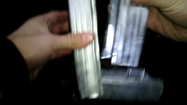 Как сделать бункерную кормушку для кроликов)))Жизнь в деревне!!! смотреть онлайн