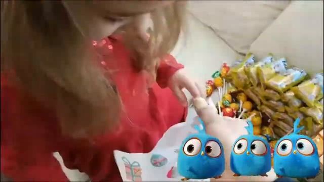 Подготовка подарков в садик на день рожденья. Учим английский язык. смотреть онлайн