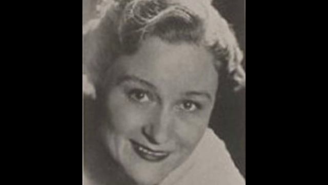 Lorri Lail : Den första kyssen (Sibelius) смотреть онлайн