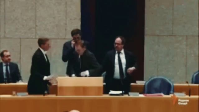 МИНИСТЕР От КАРОНА ВИРУС БОЯЛСЯ 😂😂😂🤔🤔🤔 смотреть онлайн
