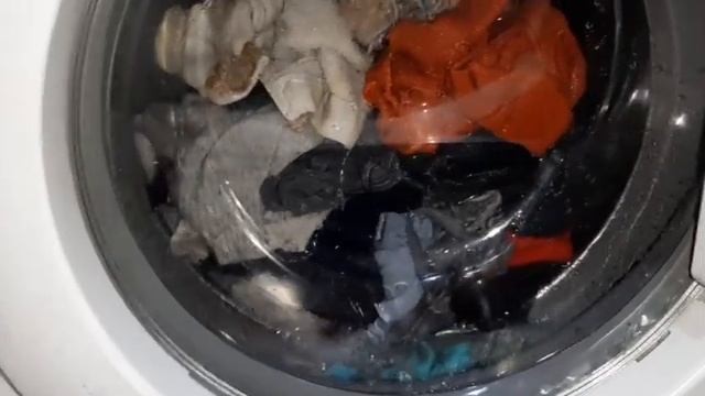 Стирка цветного: синтетика 40° смотреть онлайн