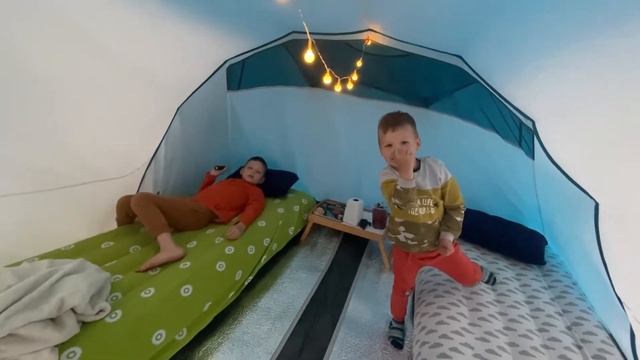 Отдых с палатками смотреть онлайн