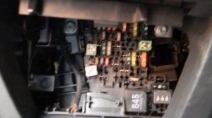 Как добраться до предохранителей в салоне Skoda Octavia A7