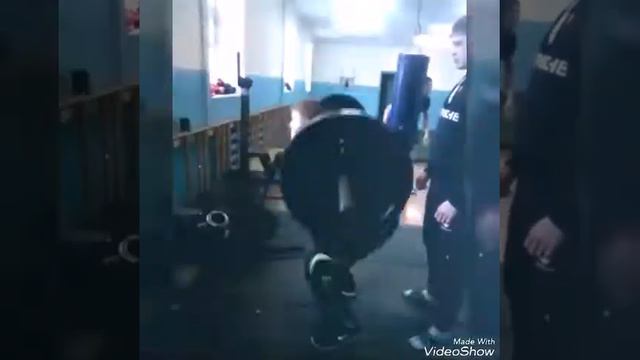 Пока на реке стоит лед , но до него не добраться.Можно подкачаться к лету. смотреть онлайн