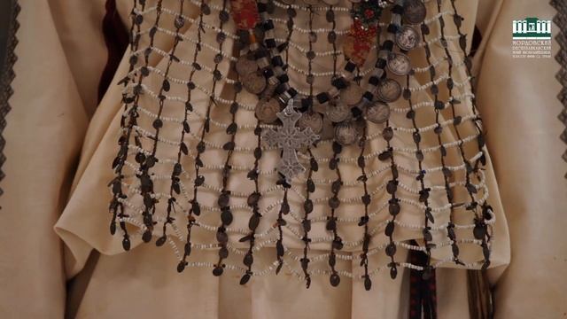 Праздничный костюм женщины-мокшанки. Нач. ХХв. Юго-западная группа. Торбеевский район Мордовии. смотреть онлайн