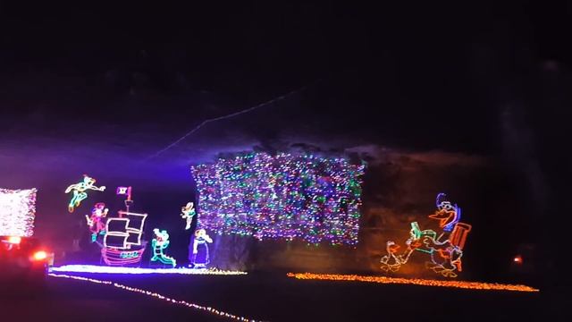 Lights Under Louisville! Christmas Lights display at the Louisville, Ky. MEGA Cavern смотреть онлайн