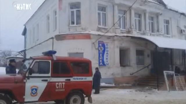 В Яме сгорел мебельный цех смотреть онлайн