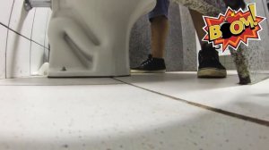 ОБОСРАЛСЯ В ТУАЛЕТЕ! Пранк / Prank