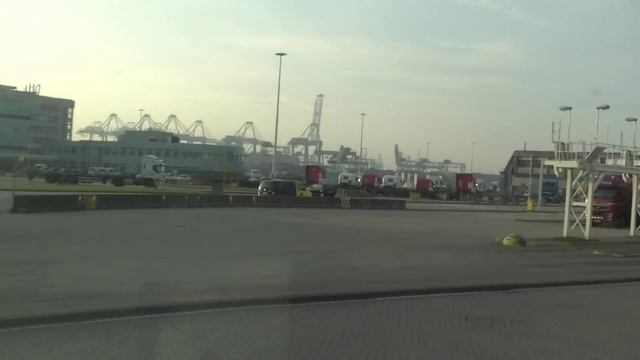 Container Trucking in the Port of Rotterdam (Part 1) смотреть онлайн