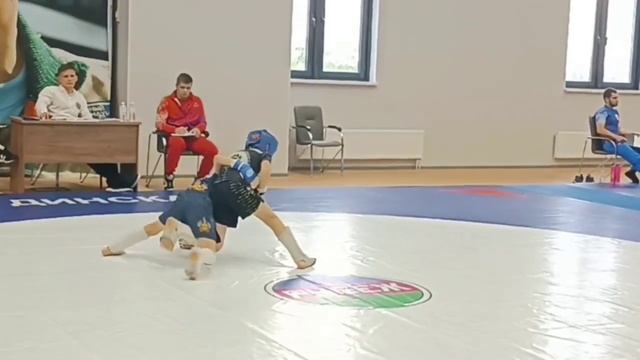 Попробовал свои силы в следующей весовой категории 33кг, получил травму, но победил! 1-й бой смотреть онлайн