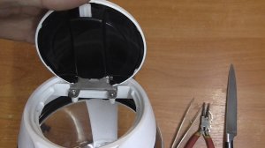 Электрочайник ремонт крепления крышки!