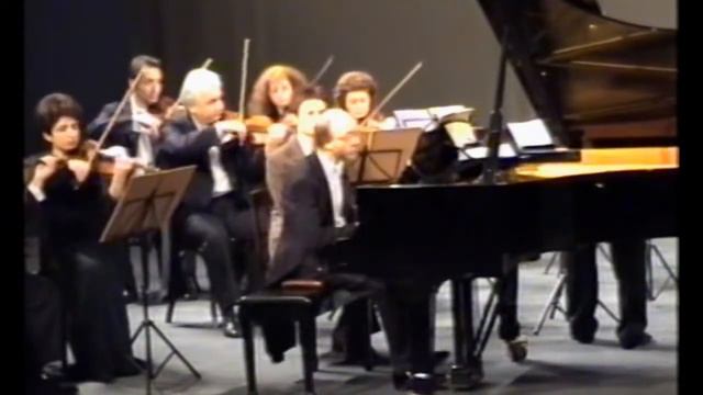 BACH J.C.-Piano Concerto, in Es, Op.7, No.5 (+encore)[A.Lubimov. Orchestra of Patras, S.Sondeckis] смотреть онлайн