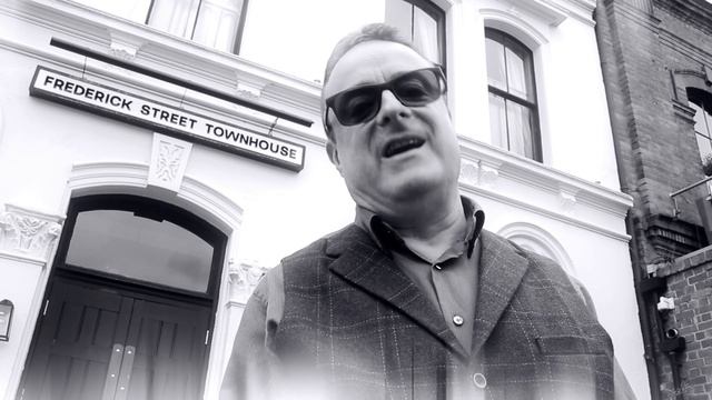 A Gem of a Place смотреть онлайн