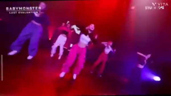 BABY MONSTER-"2NE1 MASH UP" DANCE PERFORMANCE