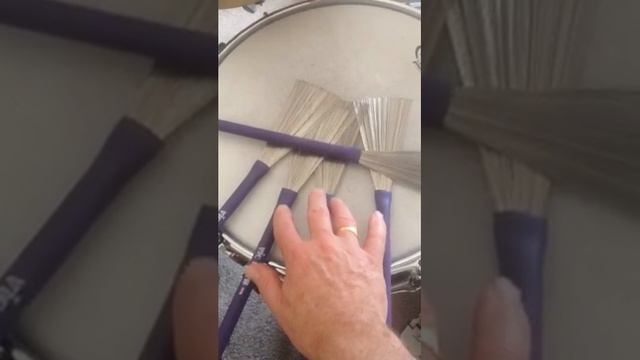 David Jones drums.2. Multiple Brushes. Prepared drums. Finger drumming! One hand! смотреть онлайн