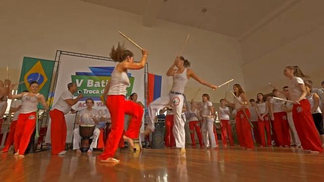 Фестиваль капоэйры Владивосток. BATIZADO E TROCA DE CORDAS VLADIVOSTOK смотреть онлайн