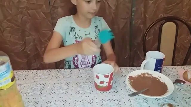 Пирожное пятиминутка в микроволновке. Справится даже ребенок.