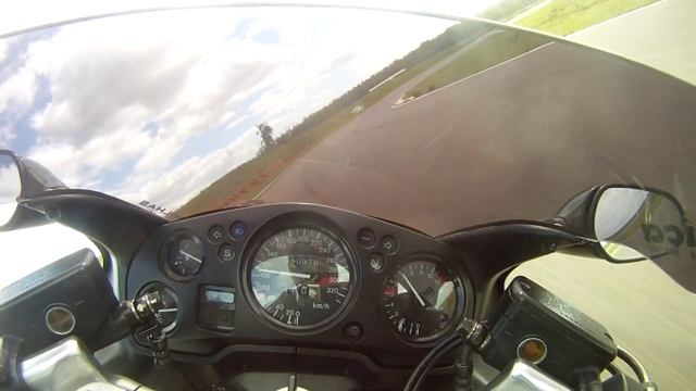 Track Day - Santa Cruz do Sul - Honda CBR1100XX - Gabriel "Gabiru" смотреть онлайн