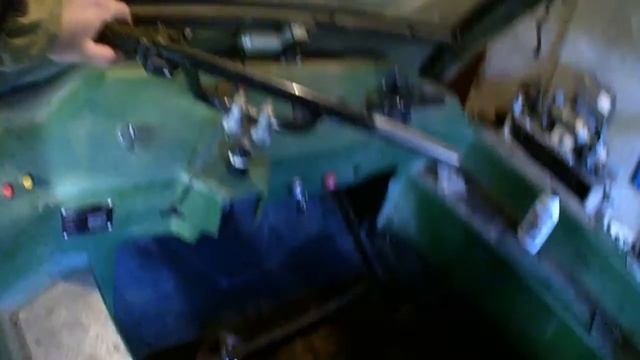 Процесс прокачки системы рулевого управления Vikinga 775 смотреть онлайн