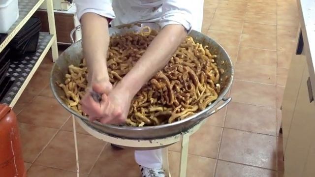 Piñonate artesano Confitería Rufino. Aracena (Huelva) смотреть онлайн