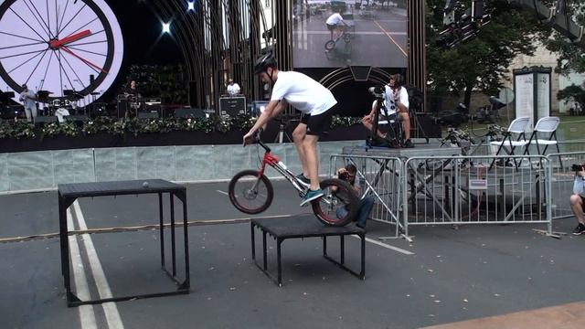 Rīgas svētki 2017 Velotriāls Велотриал Рига Part 1 смотреть онлайн