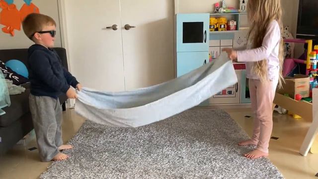 PLAY INSPIRATION | Ultimate Rainy Day Survival: 10 Indoor Game Ideas for Kids! смотреть онлайн