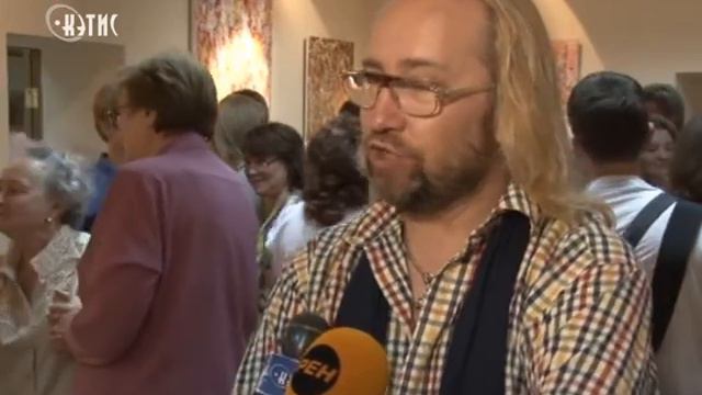 Бабочки, стулья, краски смотреть онлайн