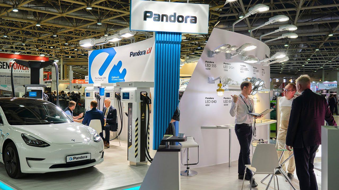 Pandora на выставке 
