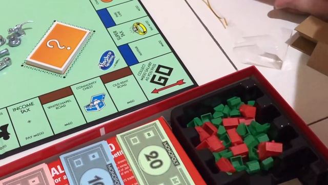 UNBOXING : MONOPOLY CLASSIC GAME BOARD BY HASBRO GAMING смотреть онлайн