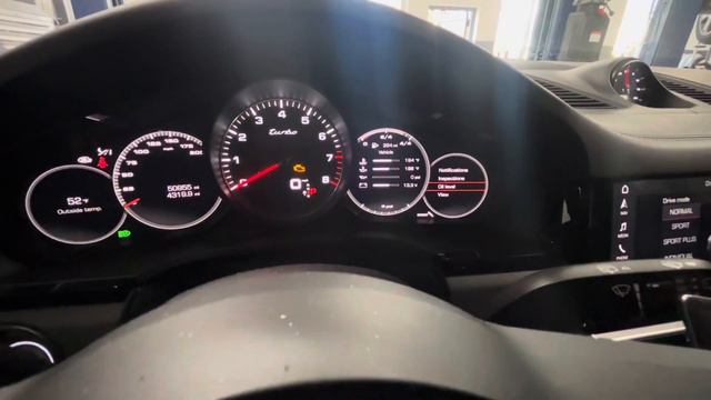 CHECKING THE OIL LEVEL ON A 2019 PORSCHE CAYENNE смотреть онлайн