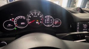 CHECKING THE OIL LEVEL ON A 2019 PORSCHE CAYENNE