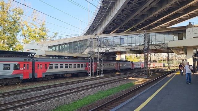 Эт2м с сообщением "Ленинградский вокзал-Крюково" проходит станцию "Лихиборы D3" смотреть онлайн