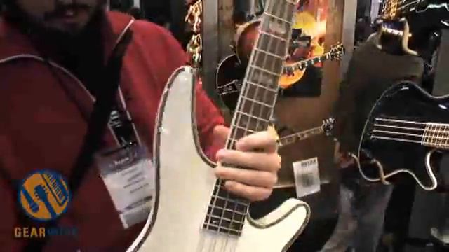 Ibanez SRX470 Bass Gets Tastier Appointments At Winter NAMM смотреть онлайн